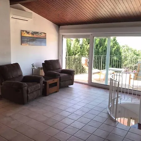 Tranquil House Perfect For Vacations *