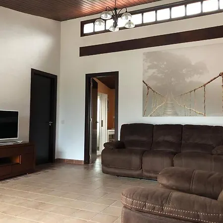 Dom wakacyjny Tranquil House Perfect For Vacations