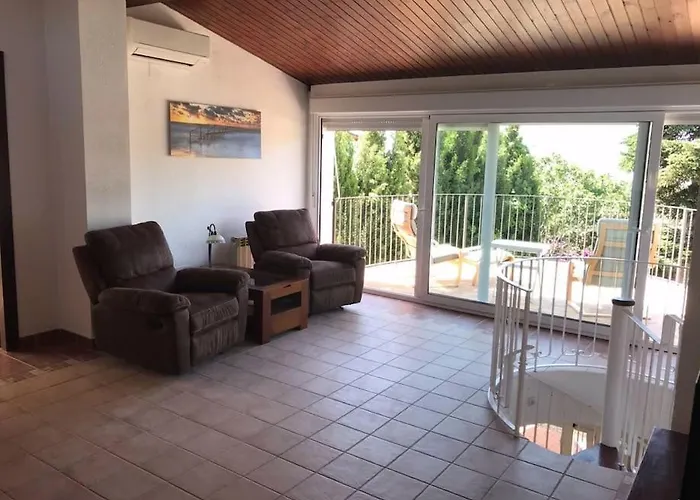 Tranquil House Perfect For Vacations *